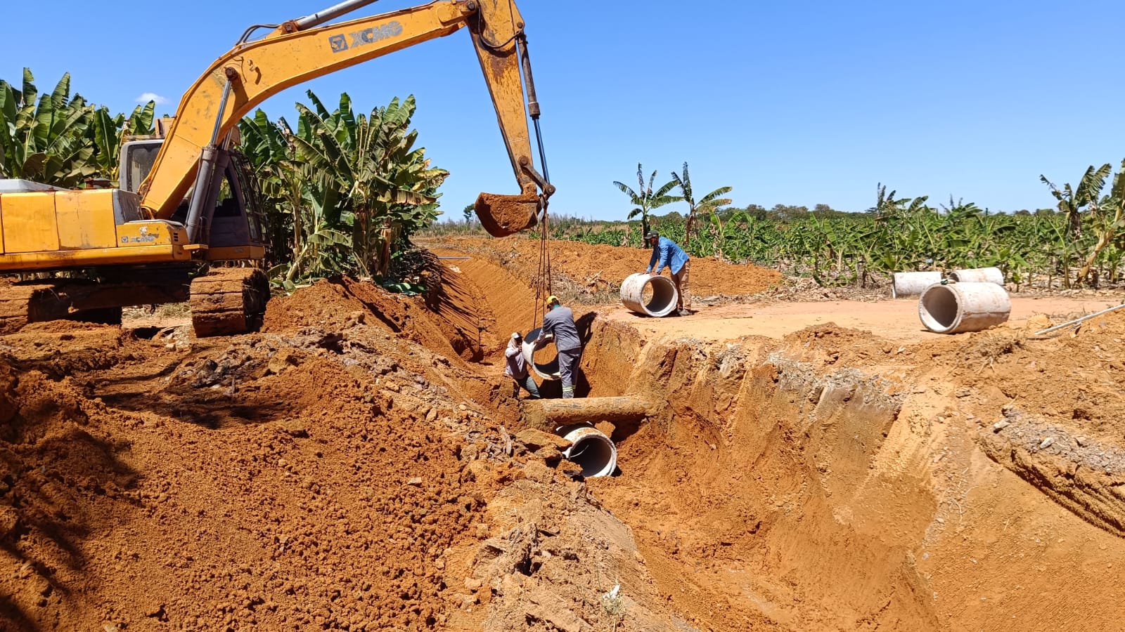 Abertura e Manutenção de Drenos